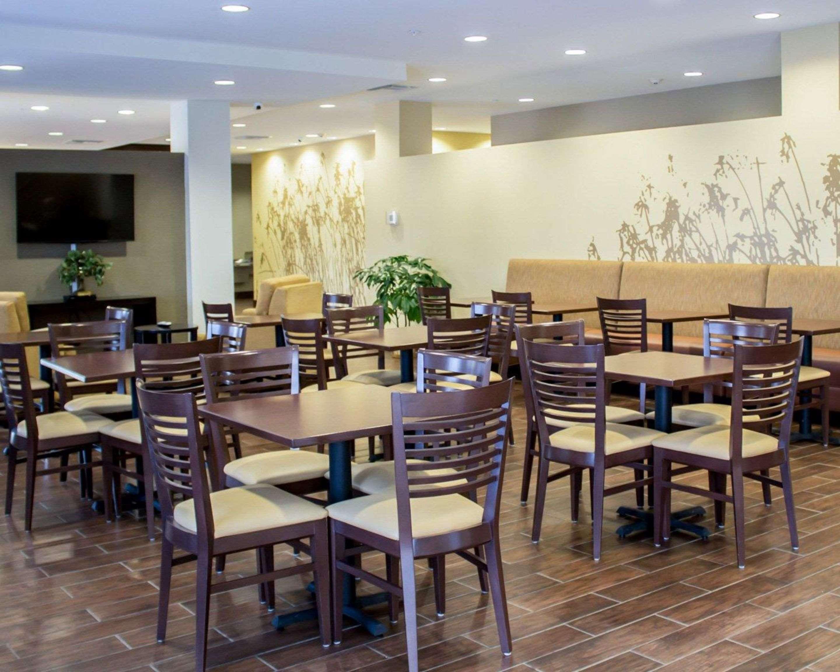 Sleep Inn & Suites Moundsville - Wheeling Экстерьер фото